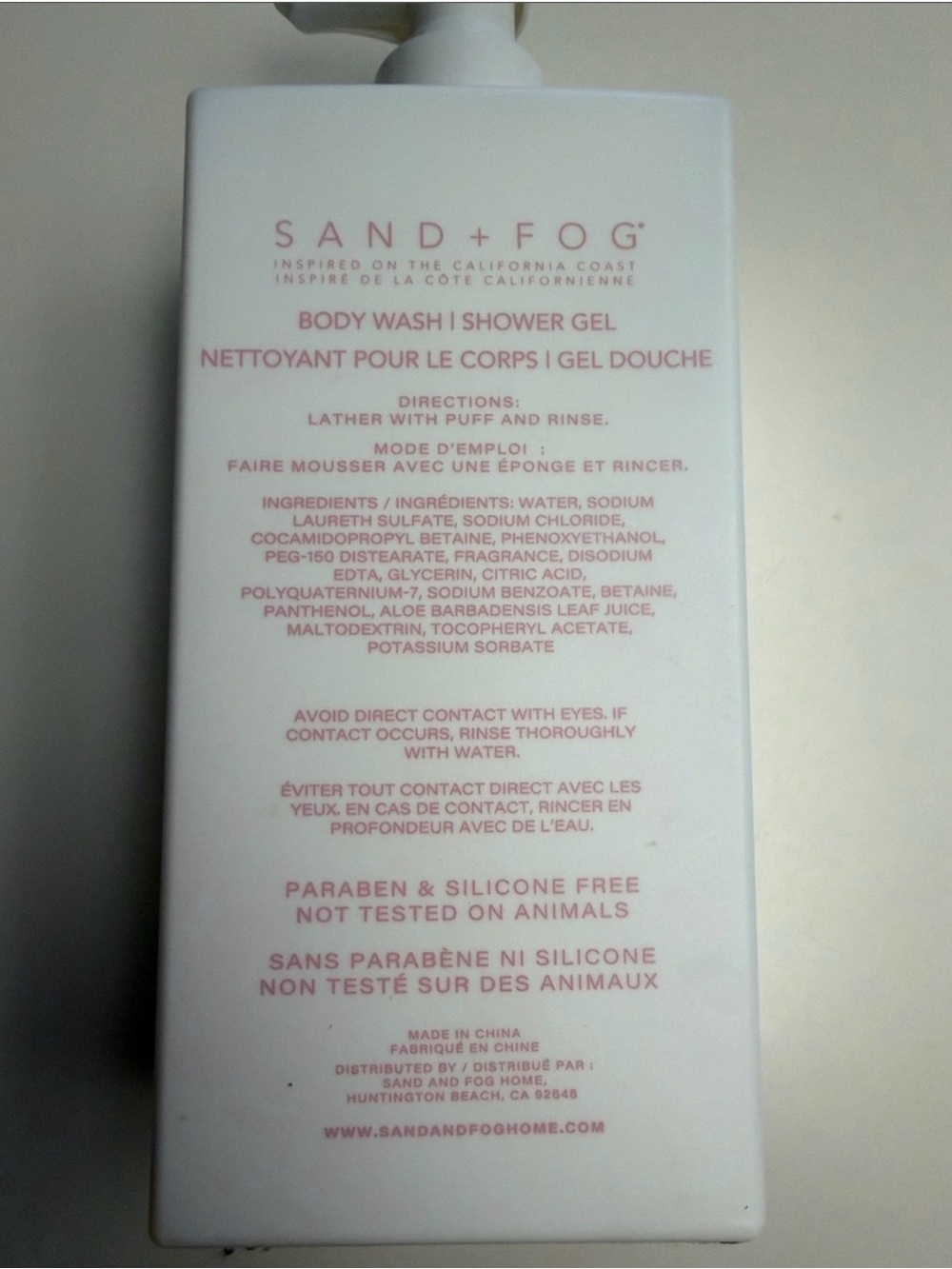 NWT SAND + FOG Strawberries & Cream Body Wash - Picture 2 of 2